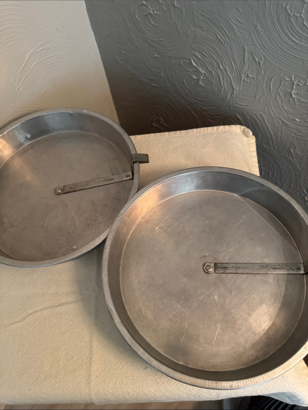 Vintage Comet Aluminum Bakeware Cake Pans with Slides